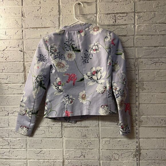 Simply Styled Floral Cropped Scalloped Blazer  Small - Picture 6 of 9